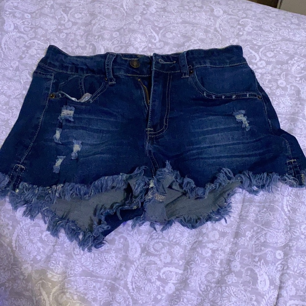 blue jean shorts, mid rise
